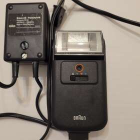 42vc Braun Vintage 2000 Photo Flash Unit With Charger.west Germany 1976-78