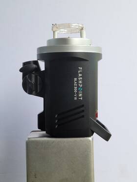 300ws Flashpoint 192223205994 Blaz 300-v R2 Studio W Reflector - New