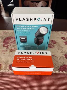 Flashpoint 192223252523 Zoom Li-on X Pro R2 Ttl Round Flash For Canon With Head Accessory Kit