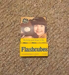 Acg33-dw Ge G.e Flashcubes Vtg 3 Cubes 12 Flashes General Electric Camera Flash