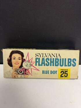 Press-25 Ge 12 Nos Sylvania Blue Dot Flashbulbs Press 25 Clear Bulbs Class M. Open Box