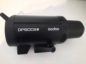 Dp600iii-v Godox Professional Studio Strobe Flash Light For Parts Or Repair