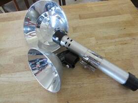 2740 Graflex 3 Cell Flash Unit With 2 Reflectors - 7 Inch And 5 Pans