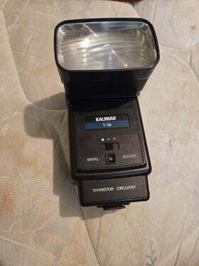 K-402 Kalimar Model T-36 Automatic Zoom Bounce Swivel Thyristor Electronic Flash