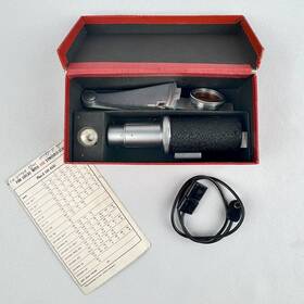 16150 Leica Leitz Wetzlar Synchronblitzer Flash Unit Cat Box Bulb Filter Cord