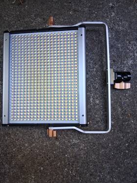 Nl-600 Neewer Nl600 Unit Only Preowned As Is