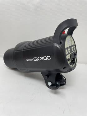Sk300 Neewer Studio Flash Strobe Light For Creative Shooting Works Great Rare