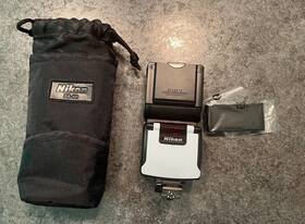 Sb-50 Nikon New Dx Speedlight Flash With Carrying Case