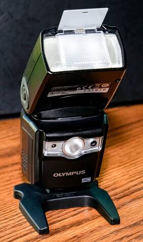 Fl-600r Olympus 131918 Electronic Flash With Case And Stand