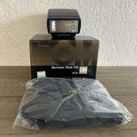 Olympus 250736103247 Electronic Flash T32 T-32 Om System Used W Box And Case