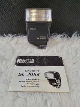 Sl-301m Ricoh Speedlite Flash With Manual