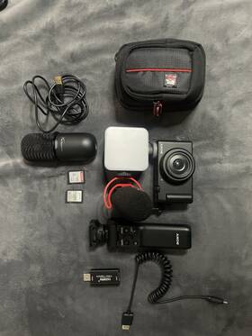 061924n11 Sony Zv1m2/b Zv-1f Vlog Camera Bundle With Mics Case Sd Cards Light Capture Card