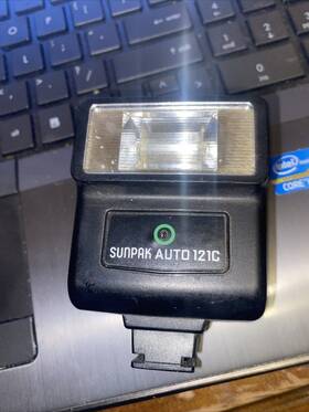 Auto-122 Sunpak Auto 122 Shoe Mount Xenon Universal Flash Damaged