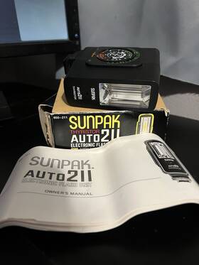 Auto211thyristor Sunpak Auto 211 Thyristor Electronic Flash Unit
