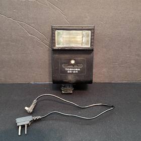F02630 Toshiba Vintage Es-24 Flash Not Tested Parts Only Screen Play Movie Prop
