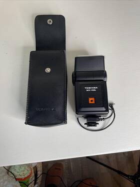 Qcc-250l Toshiba Camera Flash Used In Working Condition With Original Case
