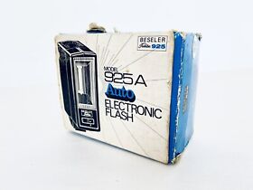 Vintage Beseler Toshiba Model 925 A Auto Electronic Flash With Original Packaging