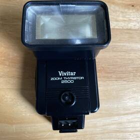 0901509 Vivitar Vintage Zoom Thyristor 2500 Auto Flash 35mm Camera Shoe Mount Tested