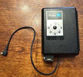 1043389 Vivitar 91 Mount Electronic Flash Model #1043389 3.25 Inch Tall Used