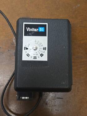 1061641 Vivitar Vintage 91 Mount Electronic Flash 3.25 Inch Tall Used