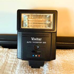 1911038 Vivitar Vtg Thyristor 225 Battery Tested - Works Great