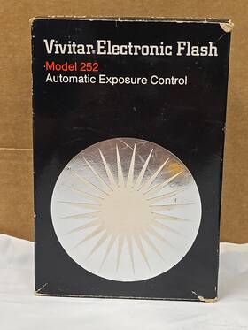 23-3642 Vivitar Vintage Auto 252 Camera Flash Photographic Collectible New Old Stock Nos