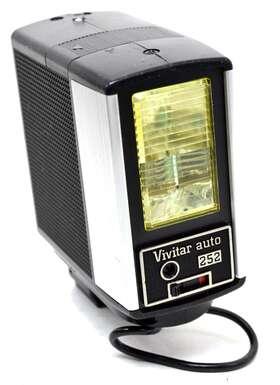 7136783 Vivitar 252 Auto Flash With Case And Cord P/n