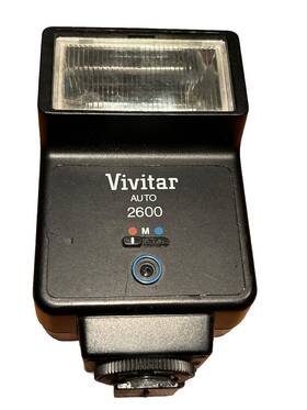 Auto-2600 Vivitar Auto 2600 Camera Electronic Flash Hot Shoe Mount Auto-off Vintage Vtg