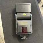 Sunpak Auto 355AF Thyristor Shoe Mount Flash -. Fixed Price $12.76.