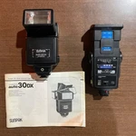 Lot Of 2 Vintage Camera Flash Sunpak Auto 30 Dx / Crown Model 816. Fixed Price $18.09.