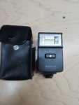 Boxd Mamiyalite Mz 18R Flash With Case, Small Crack Shown In Pix. Fixed Price $35.00.