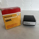 Vtg Honeywell Strobonar 280S Automatic Flash -excellent Condition. Fixed Price $8.00.
