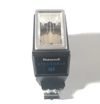 Vintage Honeywell Strobonar 100 Shoe Mount Electronic Flash As-is, Untested.. Fixed Price $14.95.