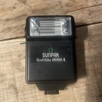 Vintage Sunpak Flash - Softlite 1600A Made Hong Kong. Fixed Price $9.54.
